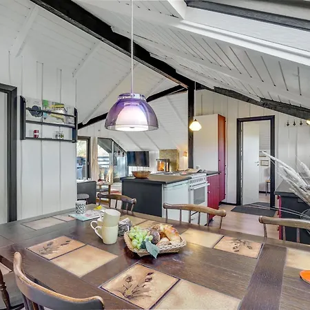 بيت للعطل Raita - 350m To The Fjord By Interhome *